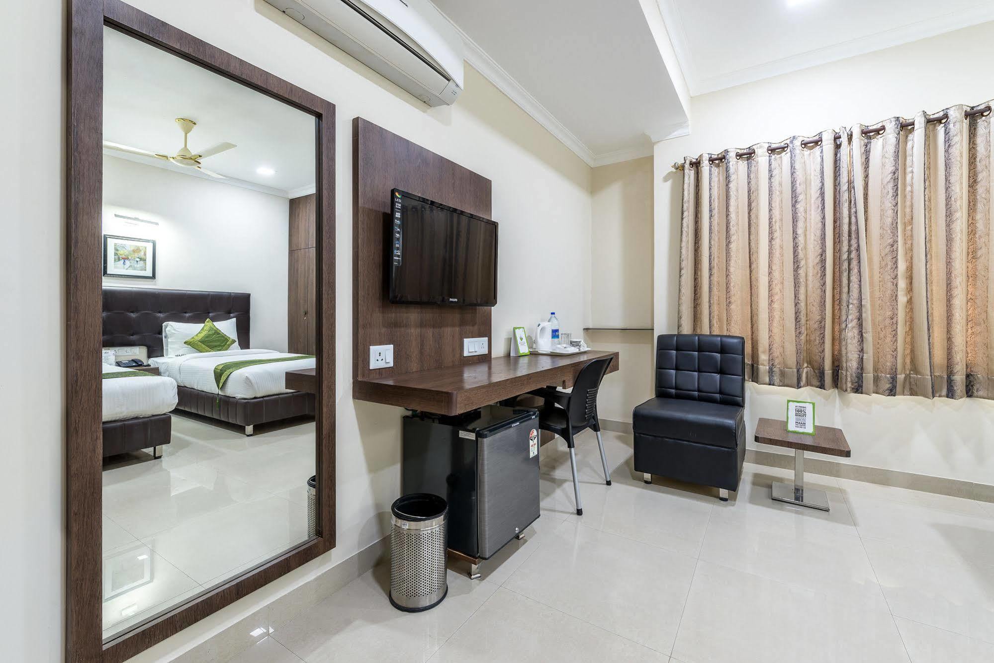 Hotel Mount Kailash Suites Chennai Zewnętrze zdjęcie